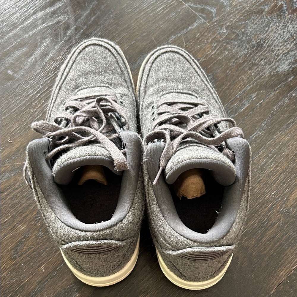 Jordan 3 Retro Gray and Cream Men's Wool Sneakers - Picture 5 of 7